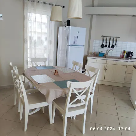 Spacious Sea View ساراندا